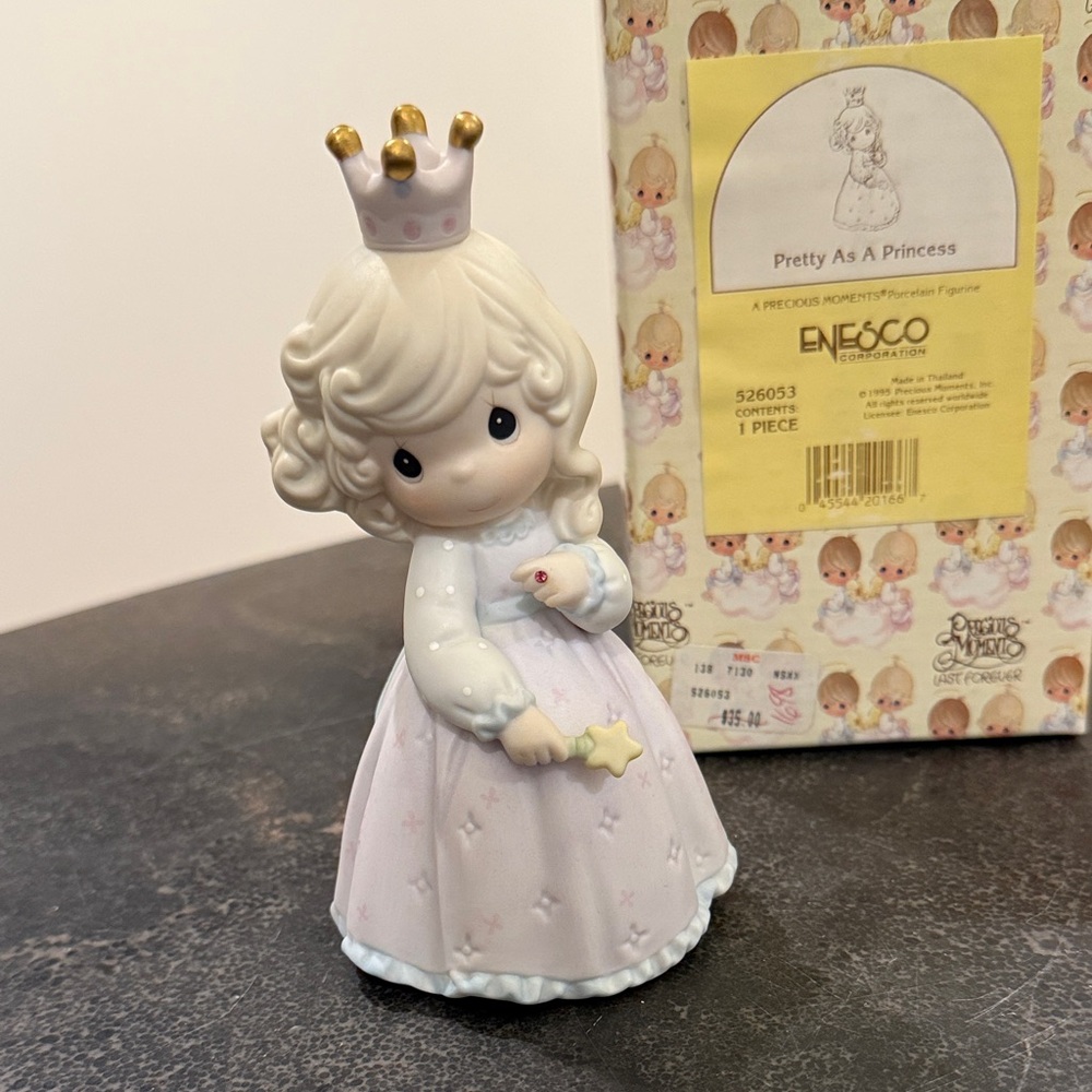 Precious Moments Royal Pair with Gold Crowns - Picture 7 of 8